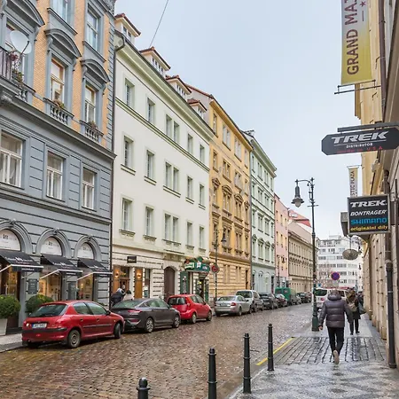 Antiveli Apartment Prag